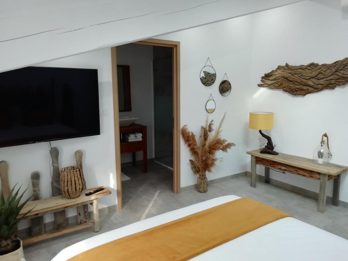 Appartement Au Dessus De La Maison Du Saunier Salin-de-Giraud Kültér fotó